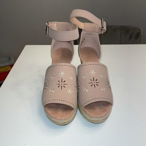 Francesca’s wedges